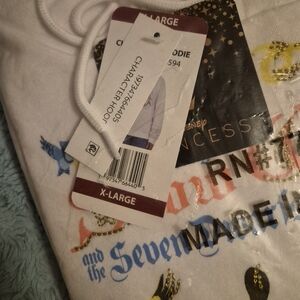 Brand New Unopened Snow White Graphic Hoodie XL Women